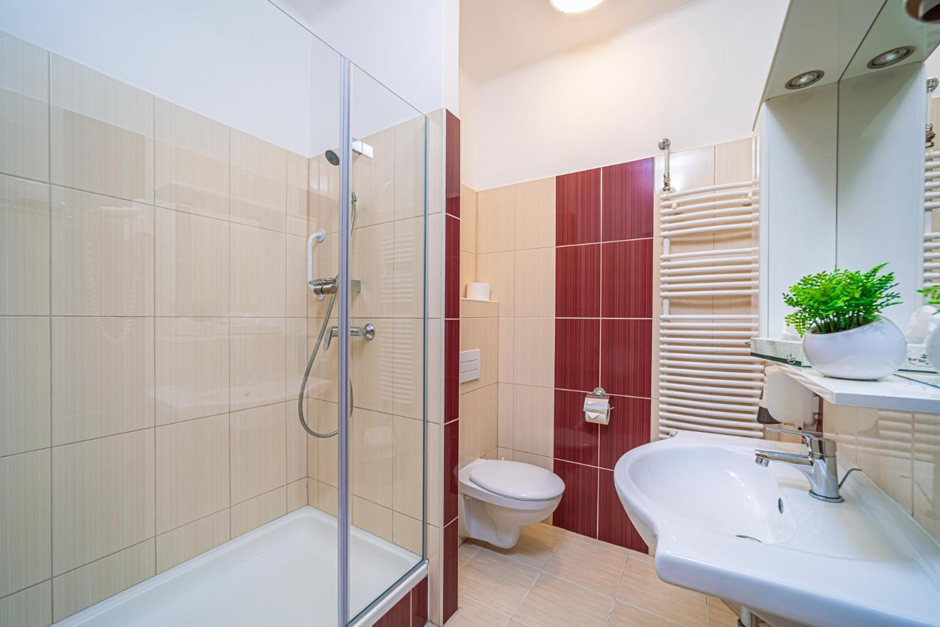 Apartman Hotel Bük Exteriör bild
