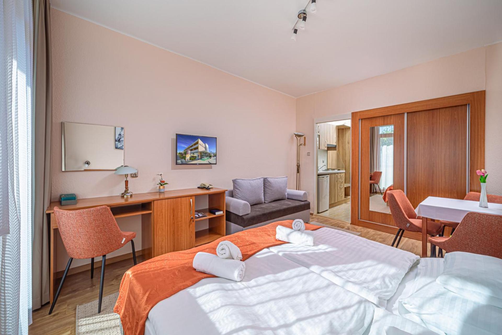 Apartman Hotel Bük Exteriör bild
