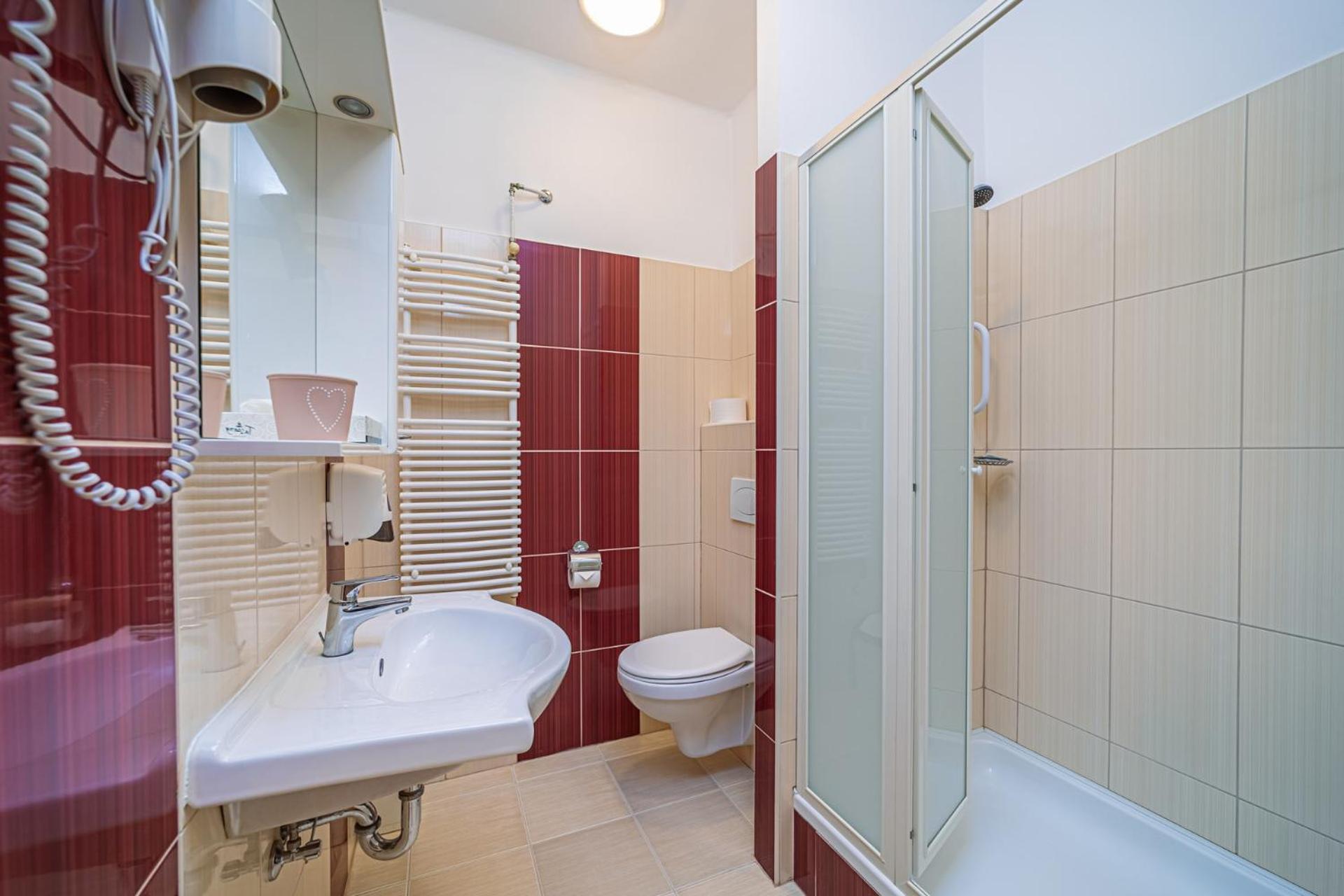 Apartman Hotel Bük Exteriör bild