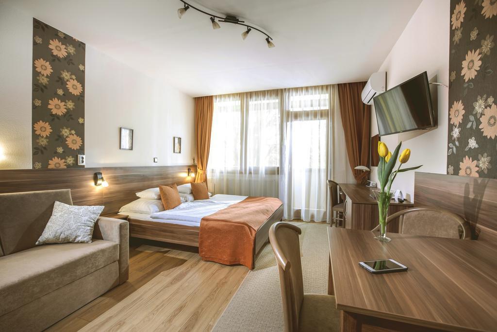 Apartman Hotel Bük Exteriör bild