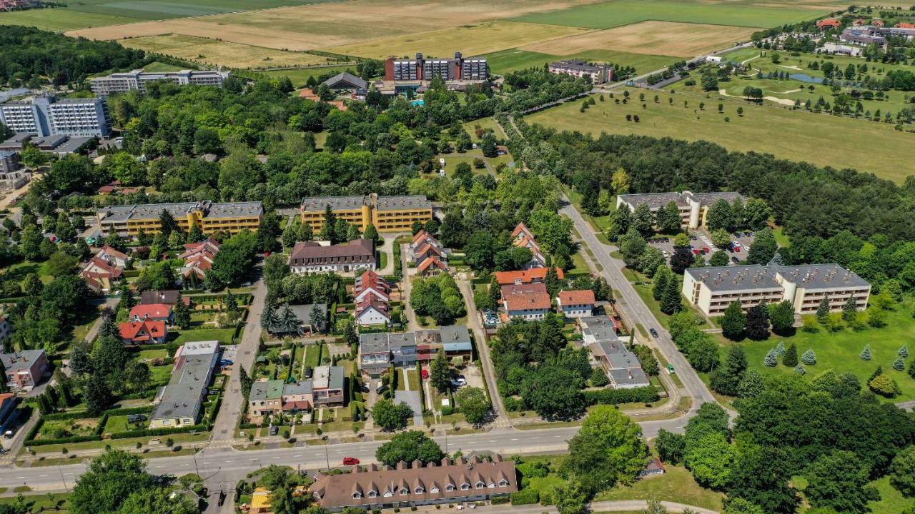 Apartman Hotel Bük Exteriör bild